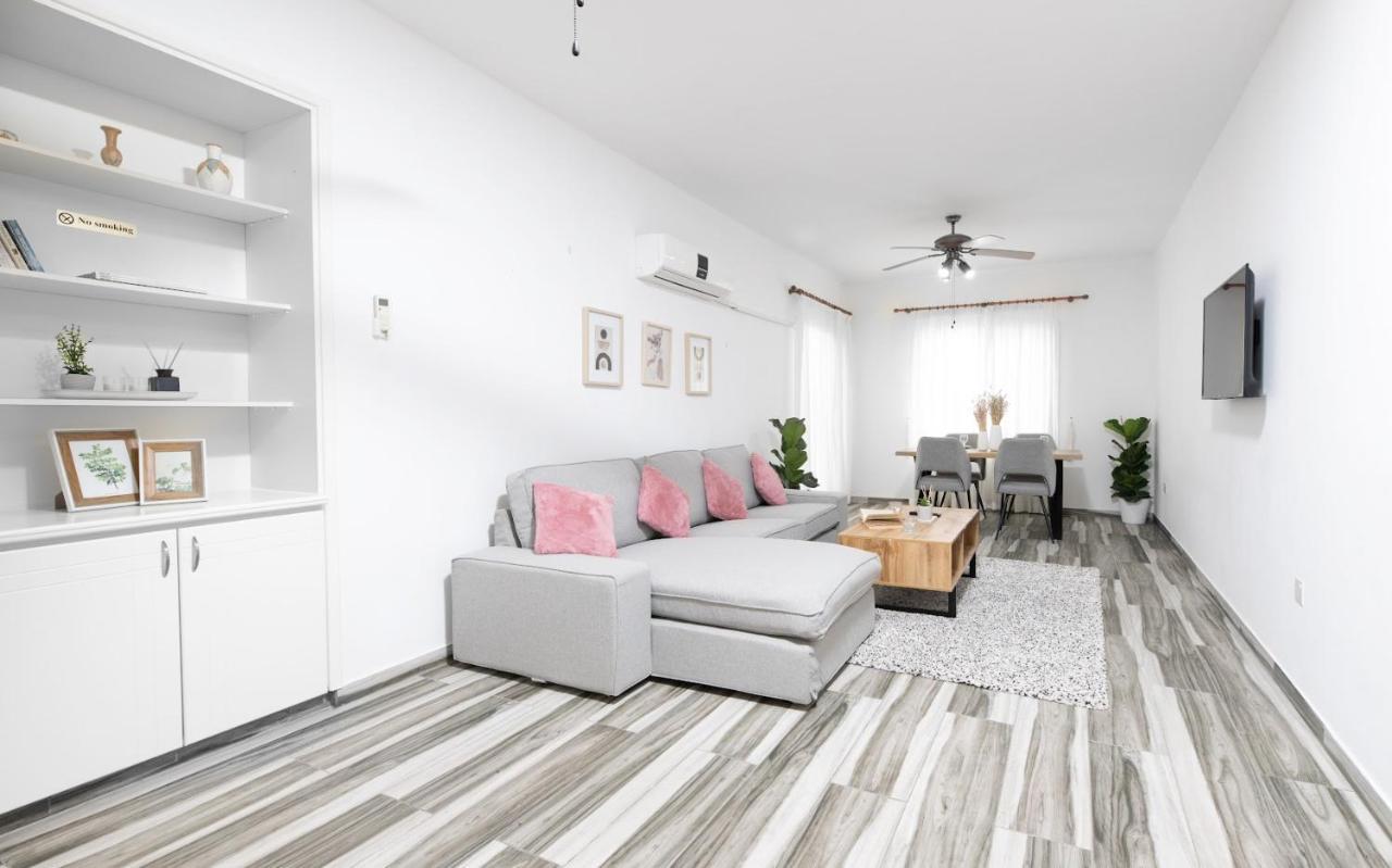 Beautiful Apartment In Harbour Paphos, Central & Close To Beach Exteriér fotografie